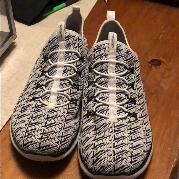 Skechers Shoes - Sketchers sneakers